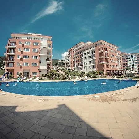 アパート In Panorama Fort Apartcomplex *